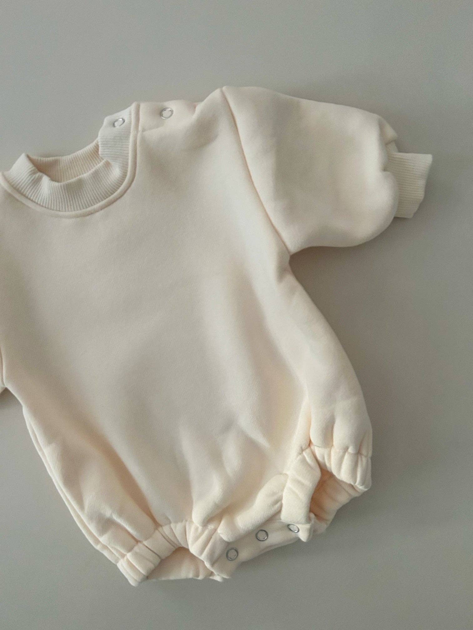 Petite + Co - Vente Barboteuse – bébé - Barboteuse ample BUBBLE - couleur beurre3