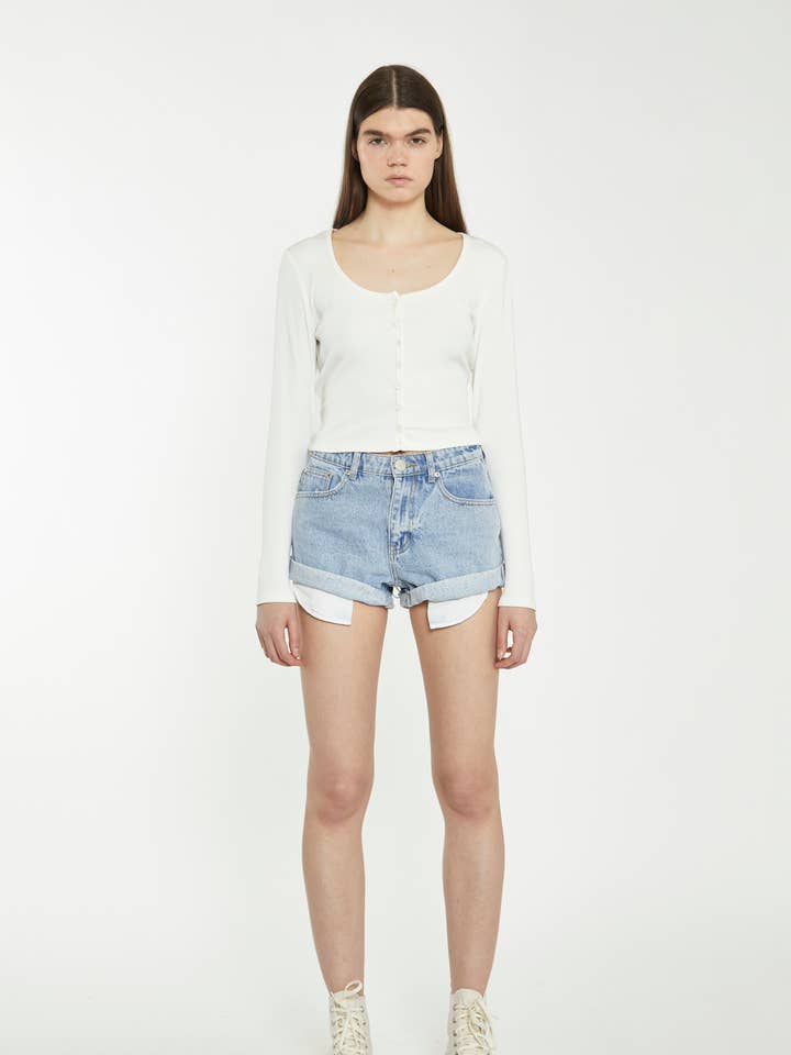 Skräckt fåll uppbäddade jeansshorts för wholesale av Glamorous (EU)