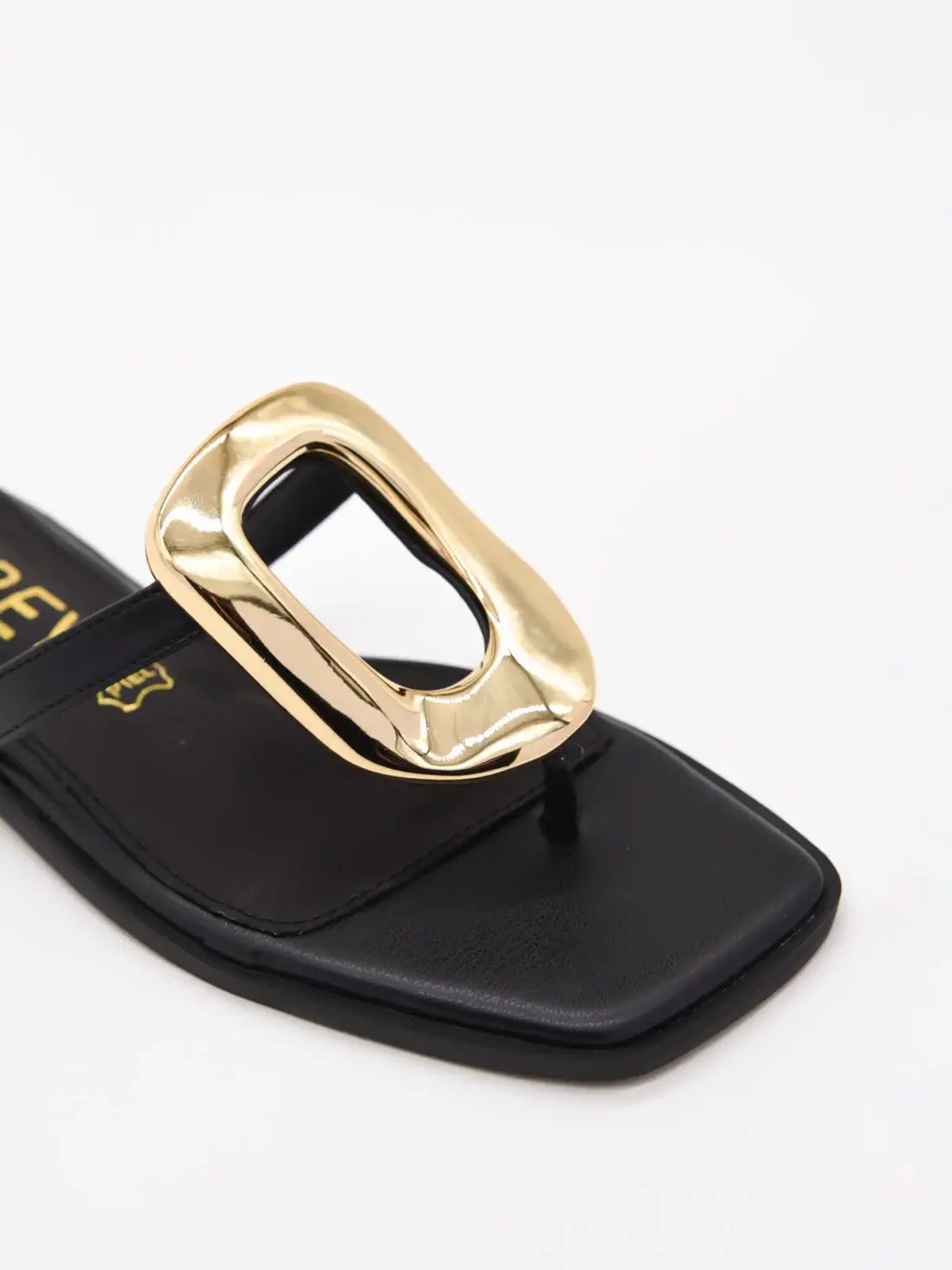 Azarey - Wholesale Sandals - Women's - Black flat sandal with gold metallic detail2