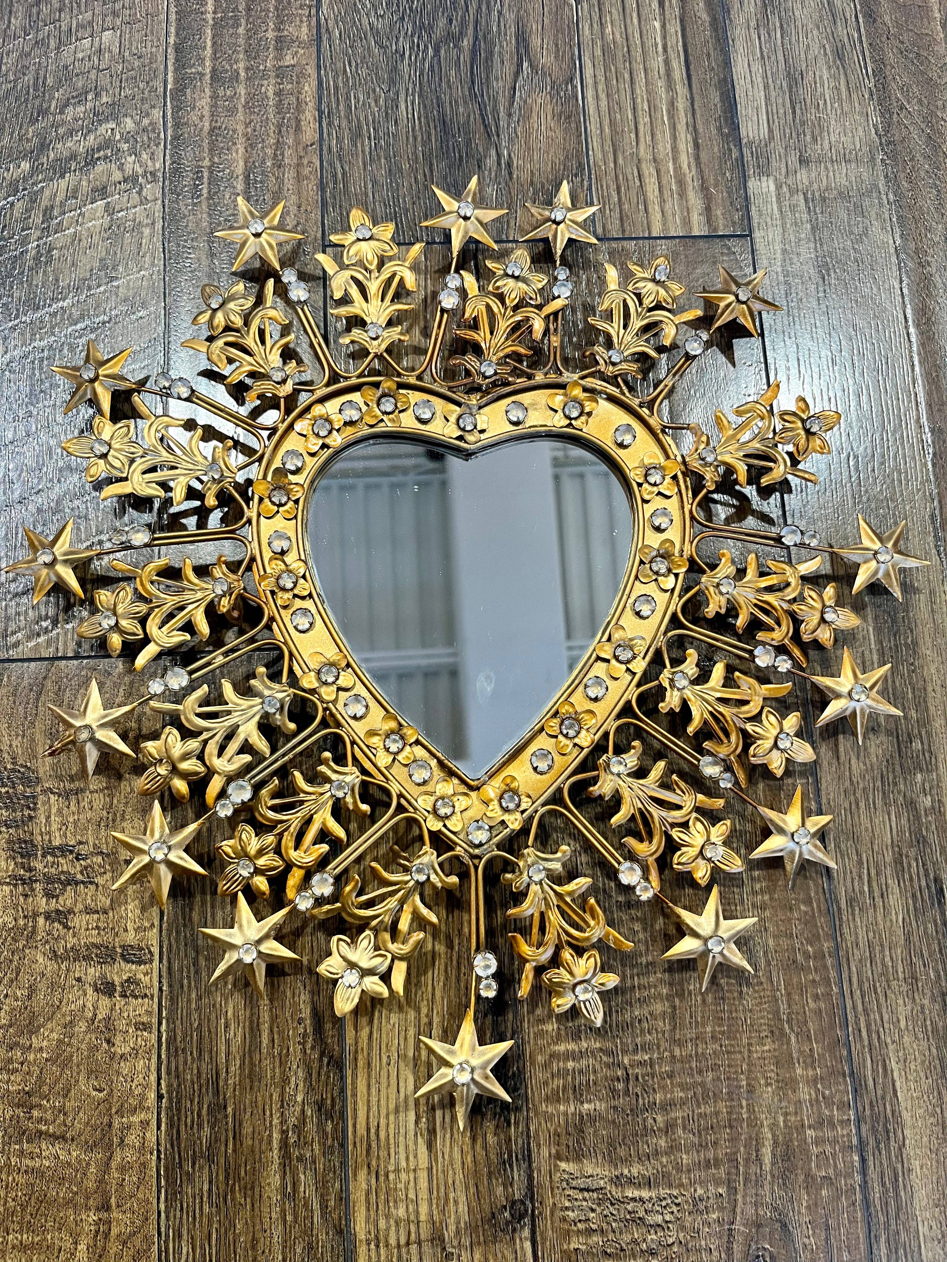 Love and Honor Jesus LLC - Wholesale Muurspiegel - Spiegel met Heilig Hart en Stralen van Metaal 40 x 38 cm3