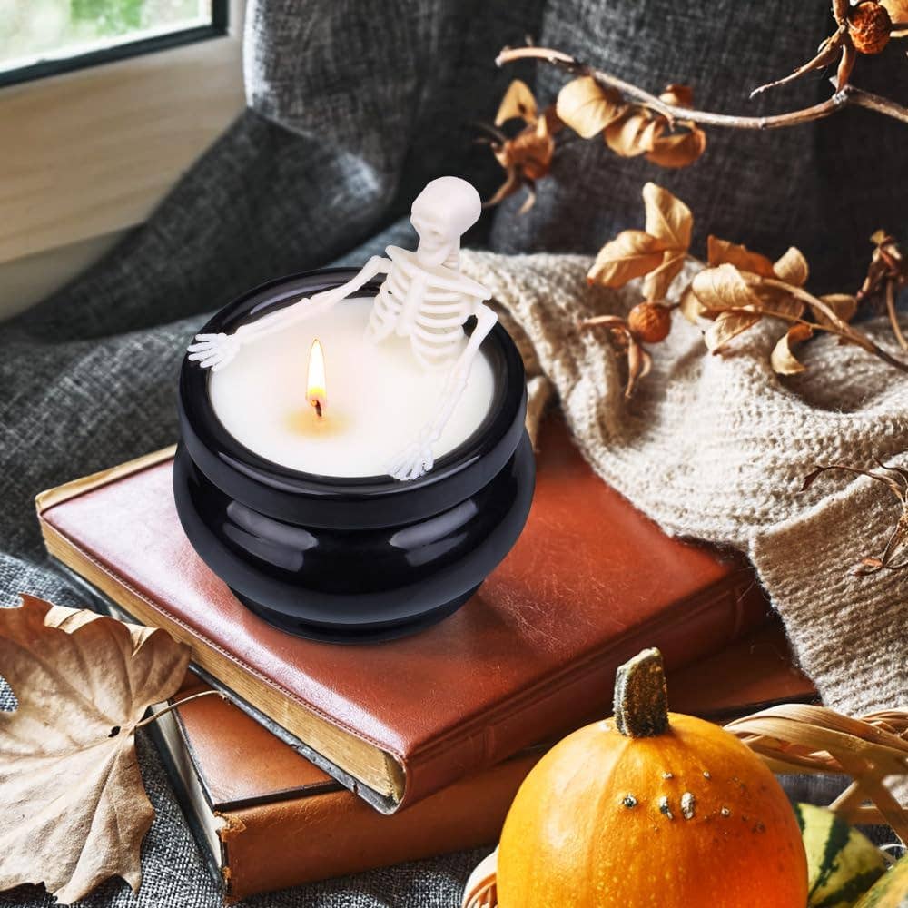 The Wine Savant /  Khen Glassware - Vente Bougie en bocal - Bougie crâne squelette pour décoration d'Halloween6