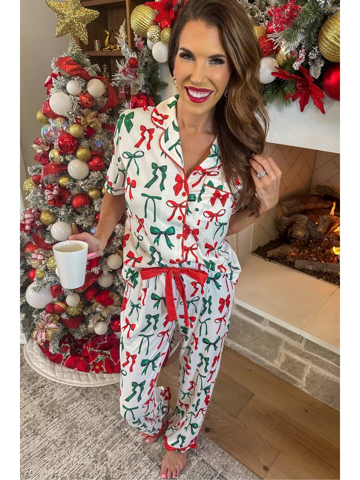 White Midnight Bow Christmas Edition Ruffle Pajama Set for wholesale on Faire6