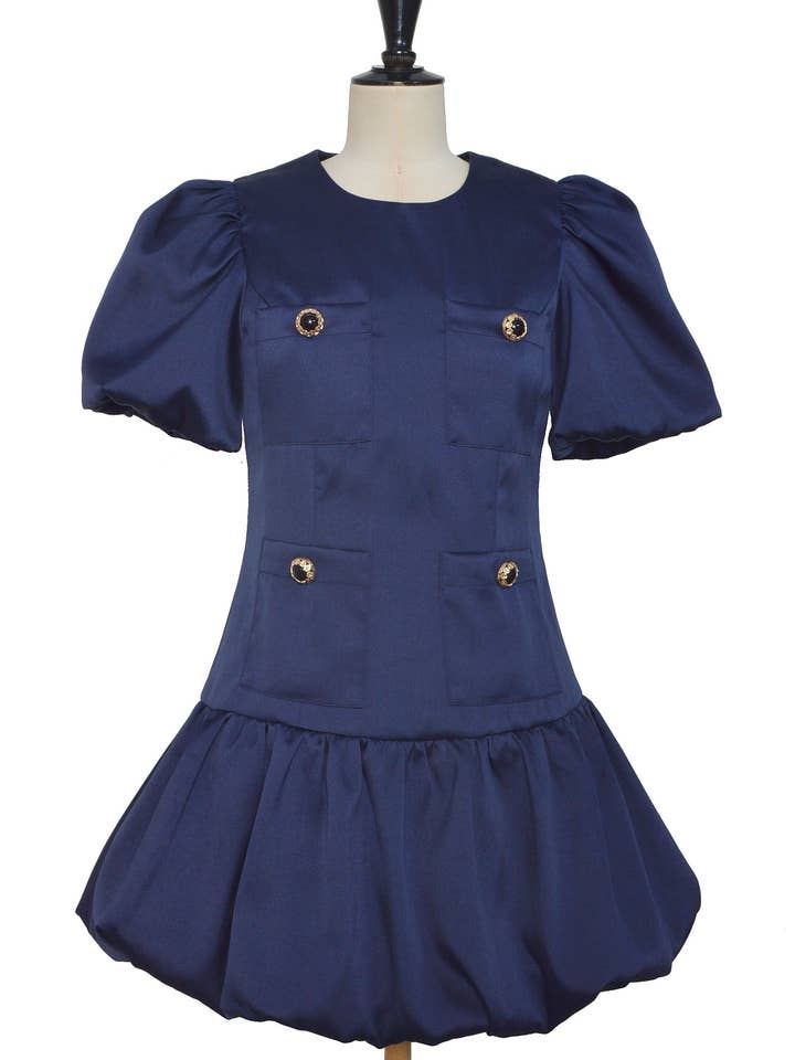 Robe courte à manches ballon, jupe bouffante boutons bijoux pour la vente par ELLI WHITE