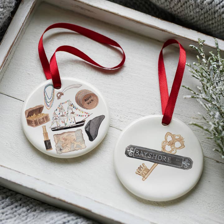 Adorno de Gasparilla de Dos Caras con Caja de Regalo para venta al por mayor de The Muddy Dog