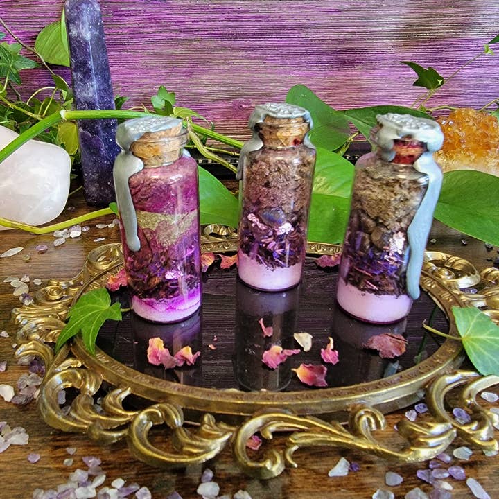 Diviner's Aid Spell Bottle for wholesale by Moonflower Scythe