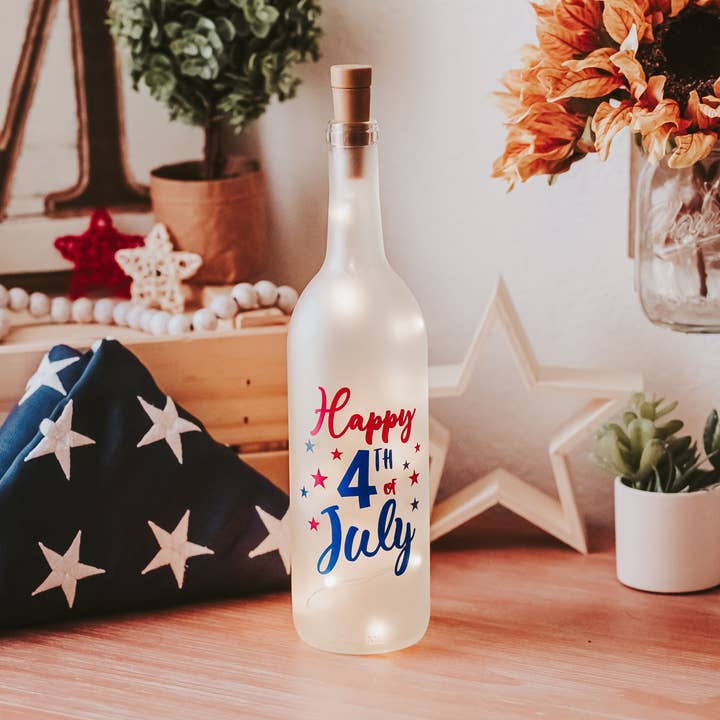 4 luglio Bottle Light, 4 luglio, Giorno dell'Indipendenza per la vendita all'ingrosso da parte di Firefly Home Designs