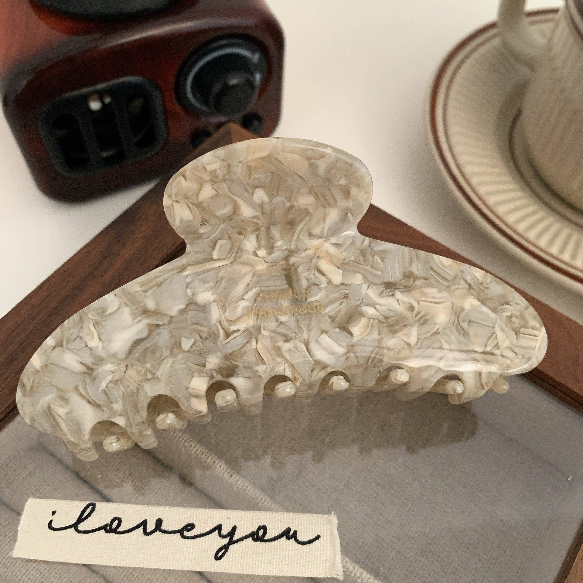 Dipped Shop - Vendita all'ingrosso Fermaglio per capelli - Donna - Clip ad artiglio a pois color caramello floreale DPJC41