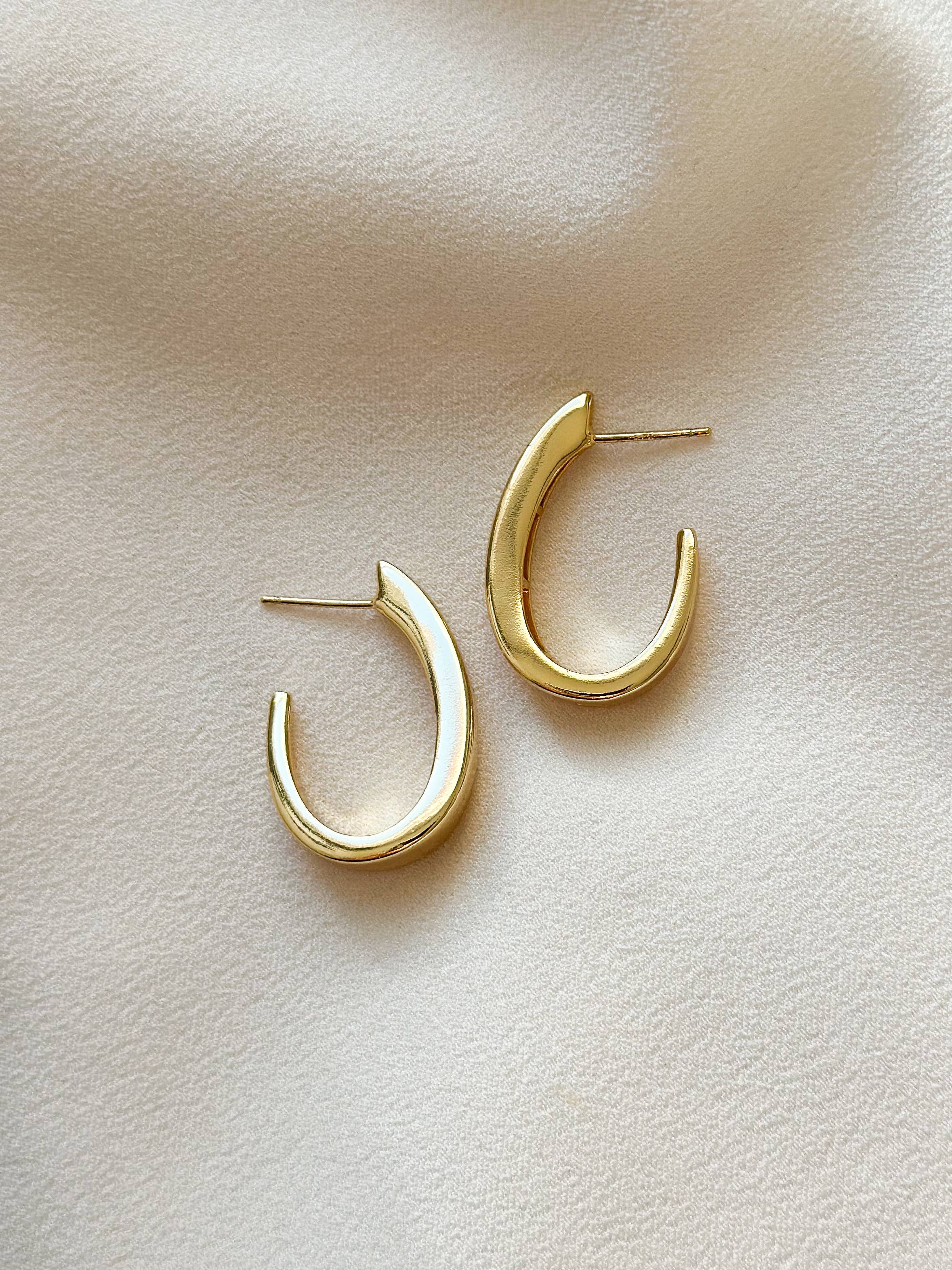 Ellis Grey Jewellery – wholesale Hoop earrings – Rosea - 18k Gold Scoop Stud Earrings