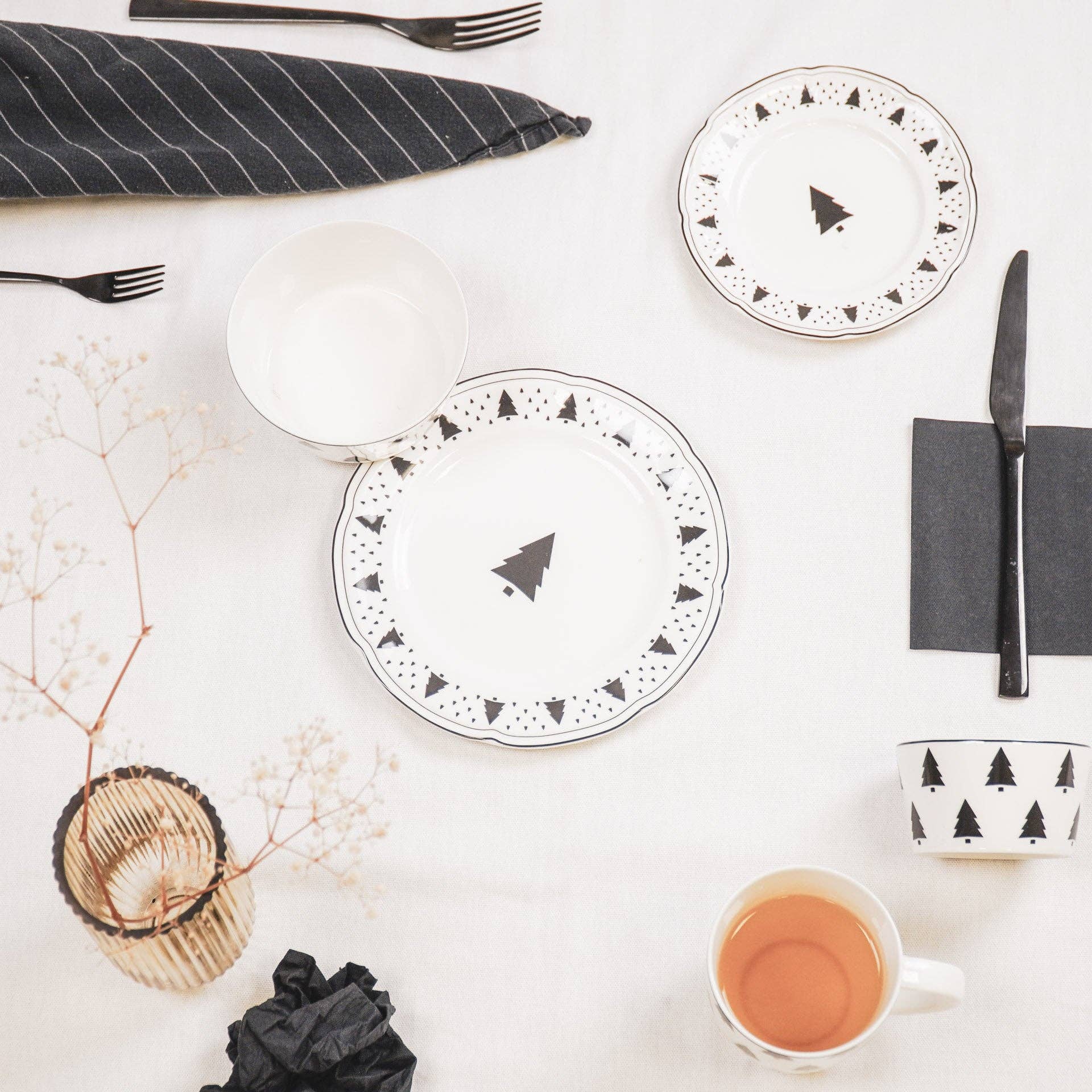 Housevitamin bv - Wholesale Dinner Plate - HV Xmas Tree Plate - 19,5x19,5x1,2cm3