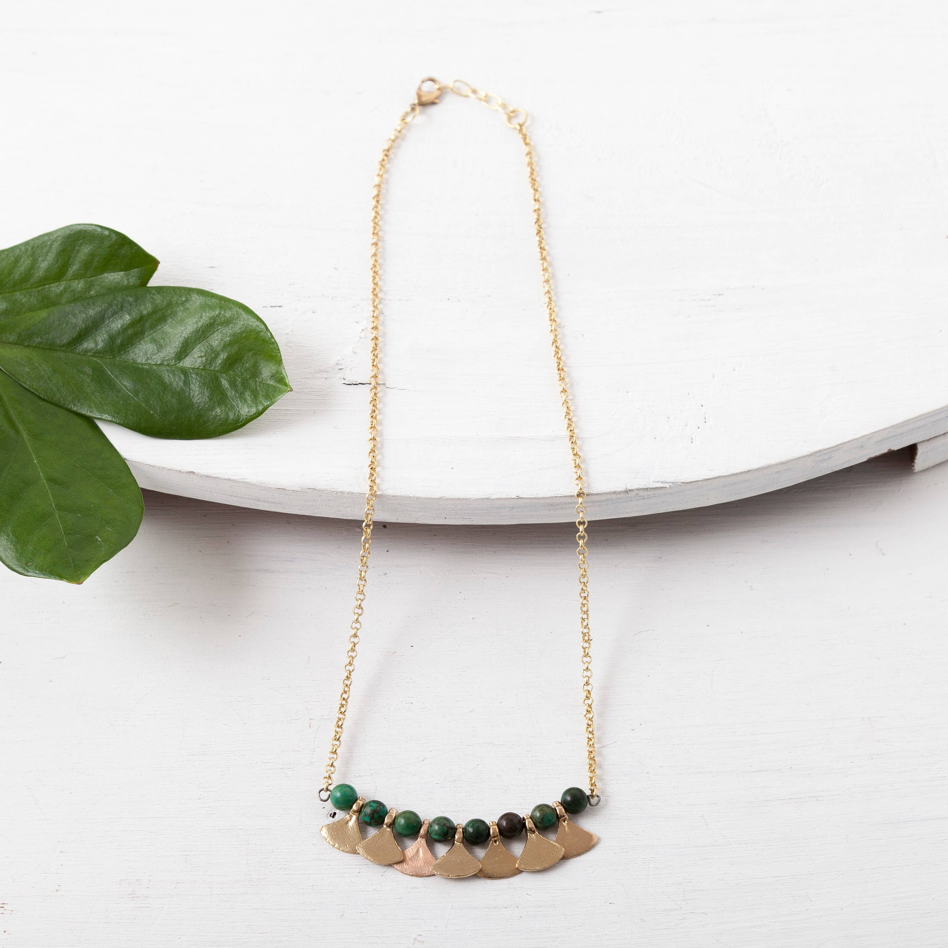 Baizaar - Wholesale Pendant/Charm Necklace - Stone Petal Necklace2