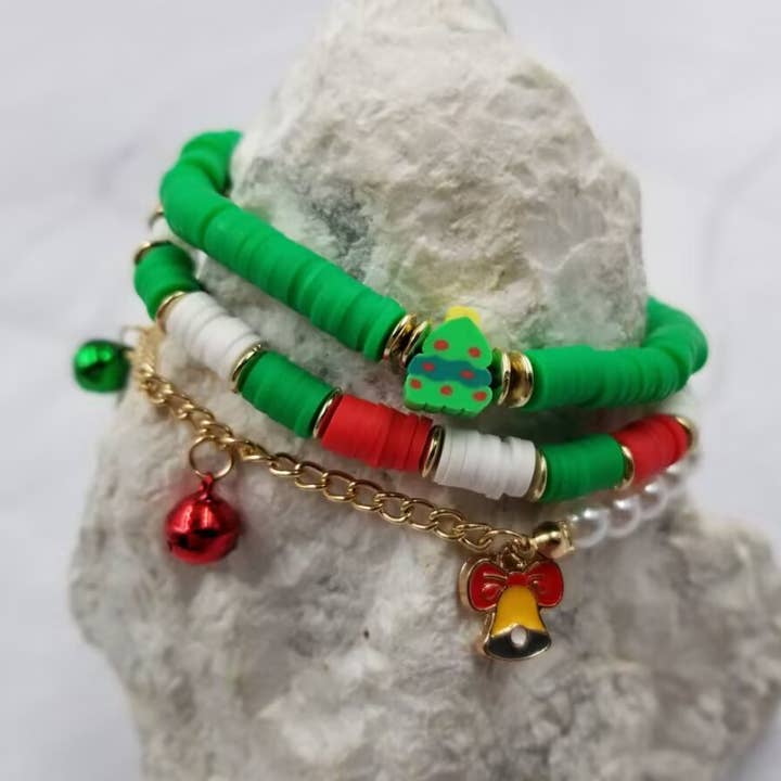 Bracelets Heishi de Noël Bell Charm pour la vente par The Pretty Jewellery