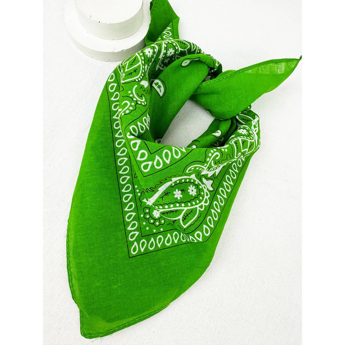 KELLY VERT Bandanas à motif Paisley vert Kelly en vente sur Faire1