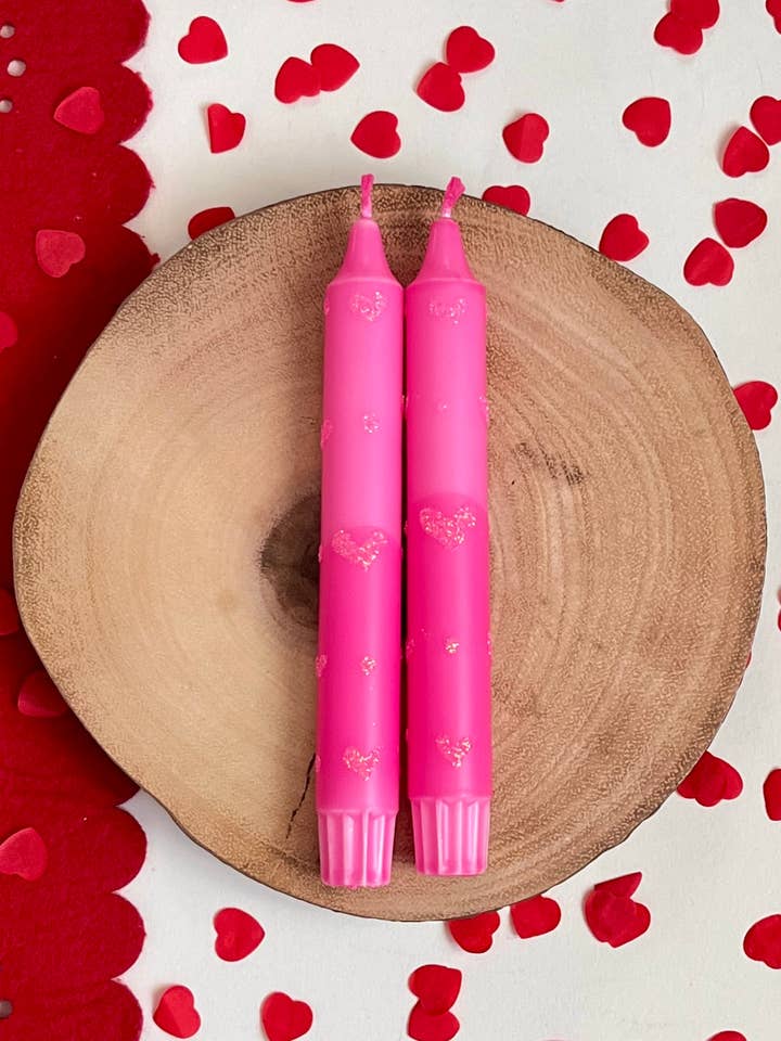 PINK Dip Dye Taper Lys Med Glimmerhjerte for engroshandel hos Dot Home Aroma