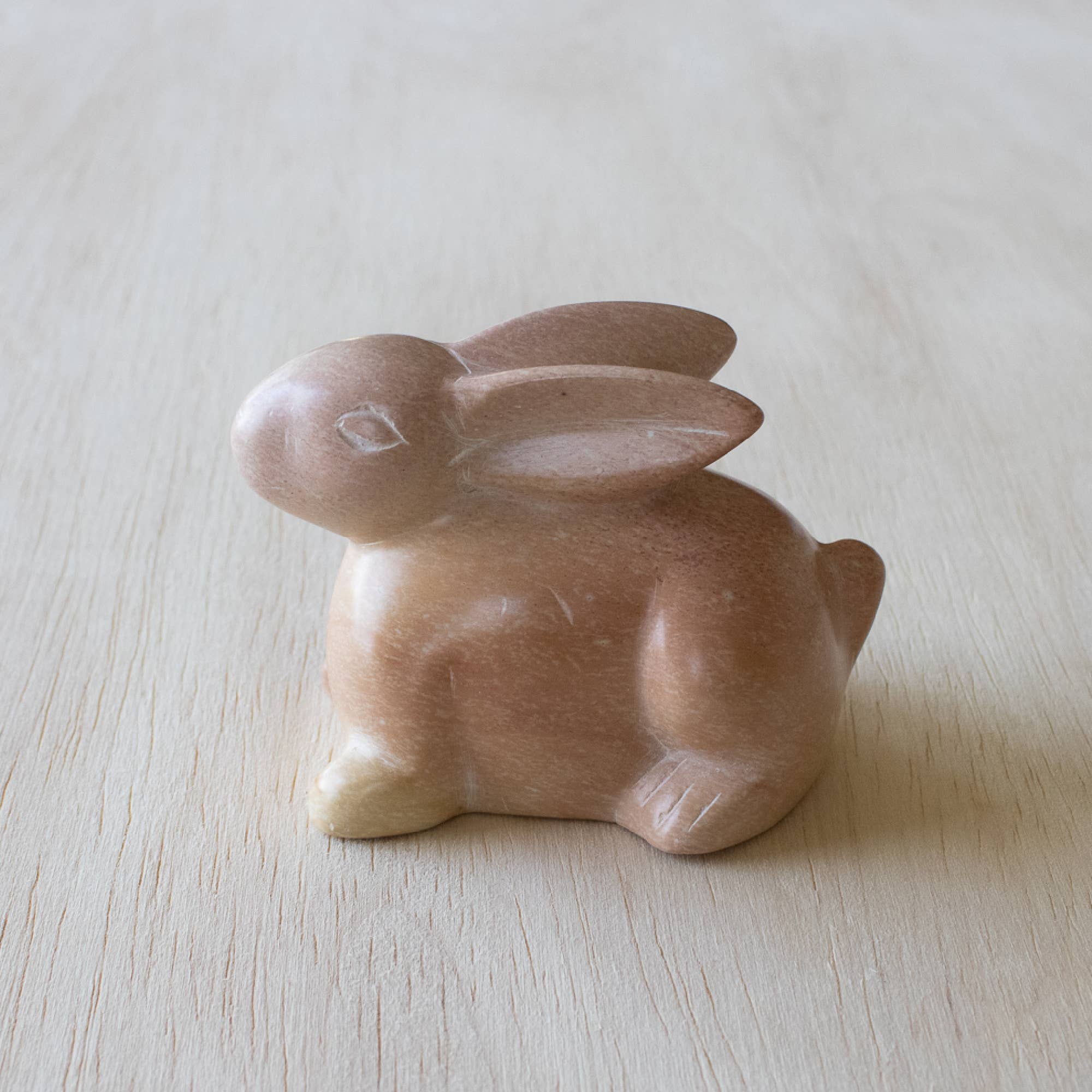 Venture Imports LLC - Vente Figurine décorative - Lapin naturel couché1
