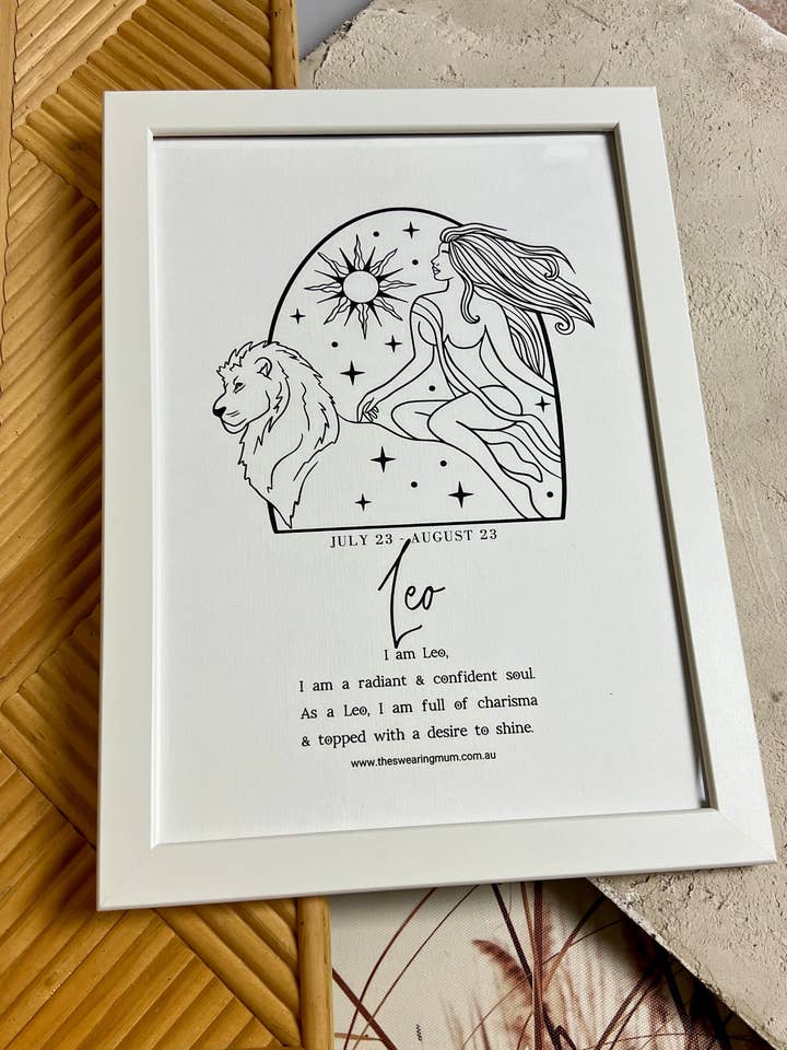 Lámina artística enmarcada con Leo Zodiac, tamaño A4 en marco blanco o negro para venta al por mayor de The Swearing Mum