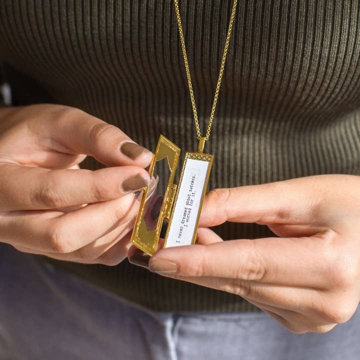 Fortune & Frame - Wholesale Locket Necklace - Deco Fortune Locket (Pearl) - Gold1