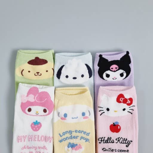 K-Wonderland - Venta al por mayor Calcetines - Mujer - Calcetines de algodón Sanrio con letras - Calcetines Kuromi6