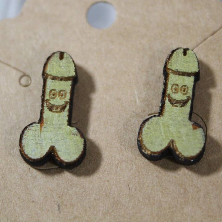 Trä Glad Penis Örhängen för wholesale av Raven Design