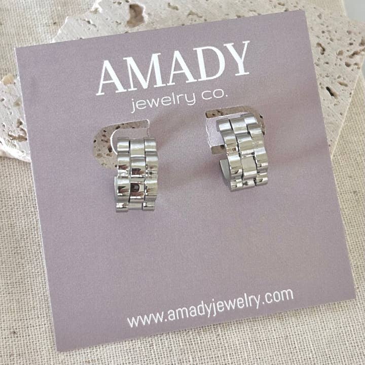Boucles d'oreilles créoles en argent avec bracelet de montre pour la vente par Amady Jewelry