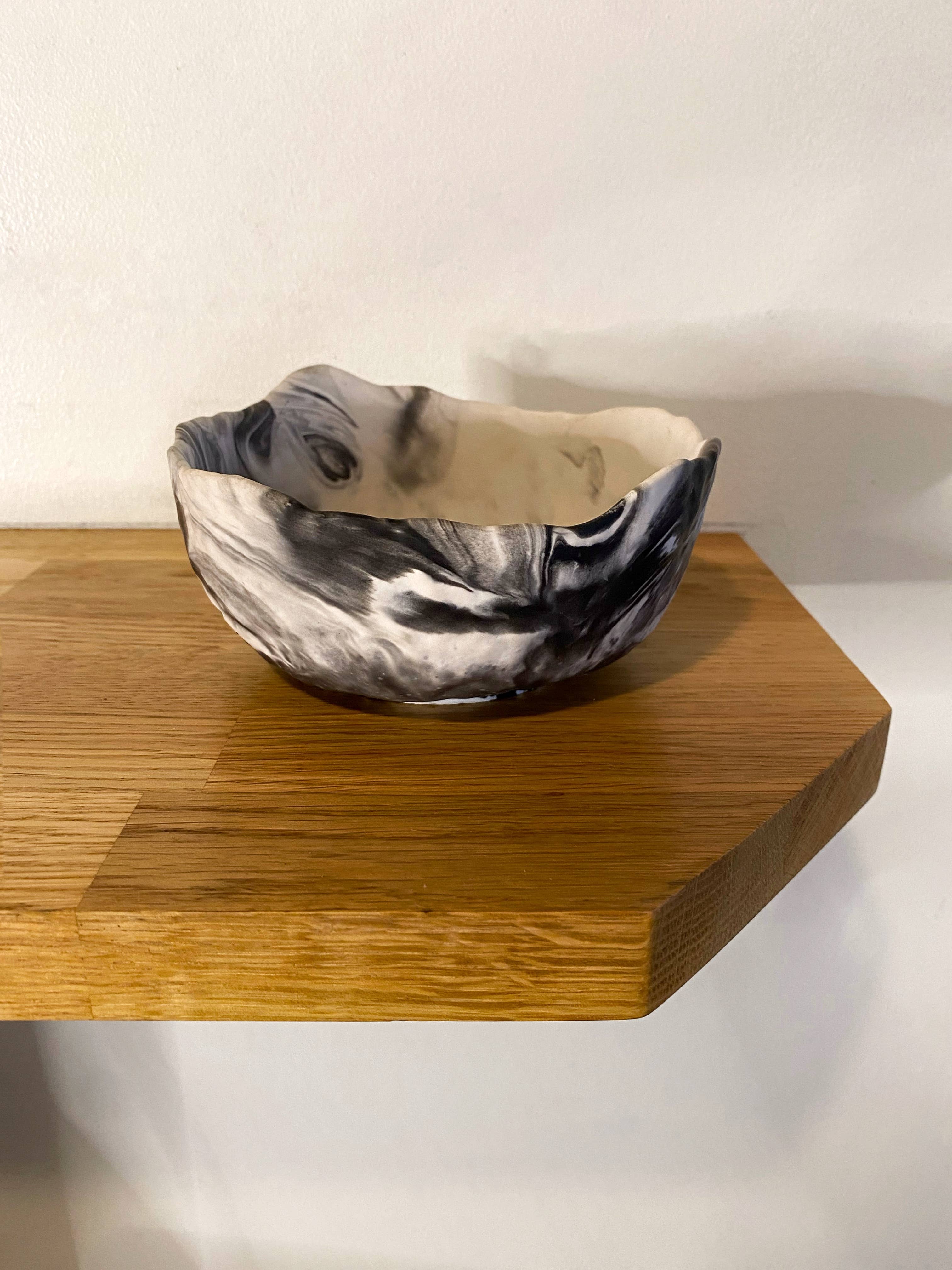 Mar(és)ine - Wholesale Decorative Plate/Dish/Bowl - Empty pocket bowl - "The Exotic" marbled color0