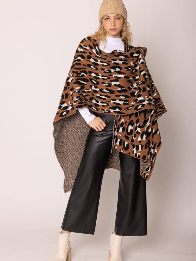 WCR420046 Ruana en tricot léopard avec bandoulière pour la vente par MiMi Wholesale