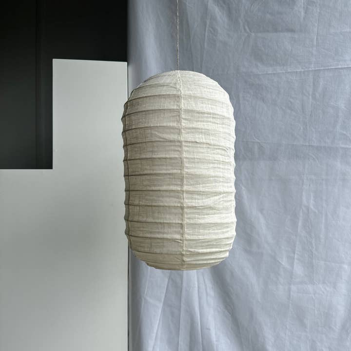 Office Objets - Wholesale Chandelier/hanging light - Small Japanese-style lantern-shaped pendant light in rattan and natural linen H50 D3033