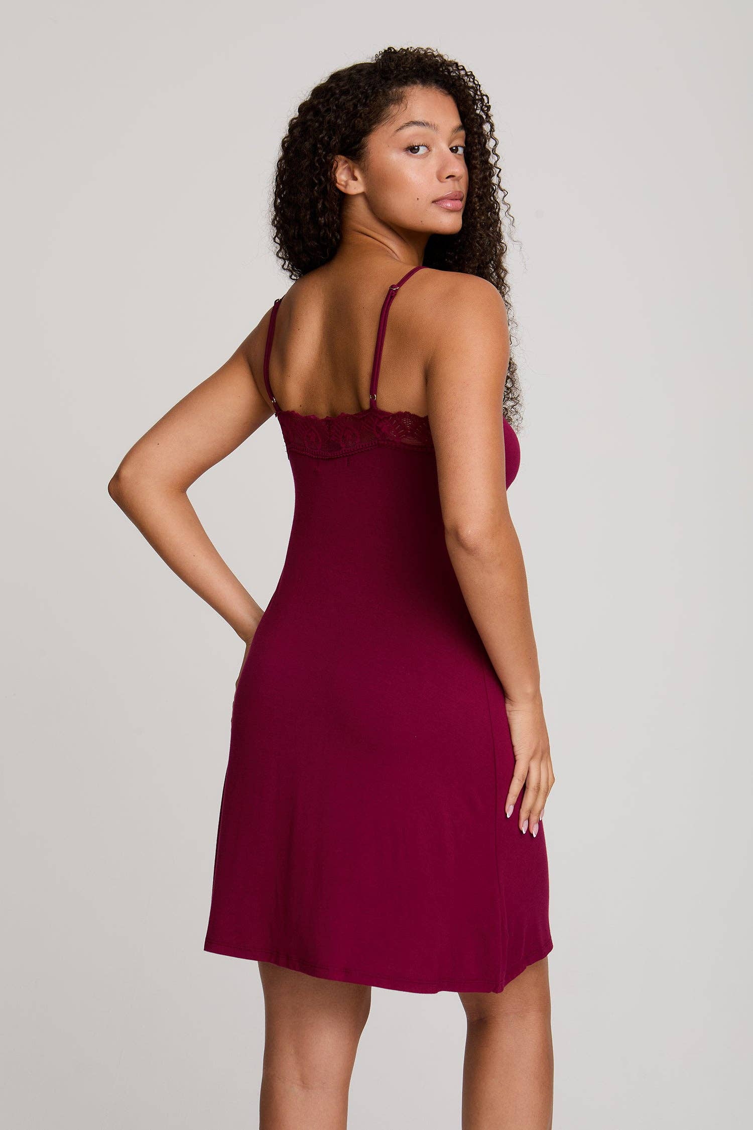 Bordeaux Nachthemd aus Bambusspitze in Bordeaux für den Großhandel auf Faire2