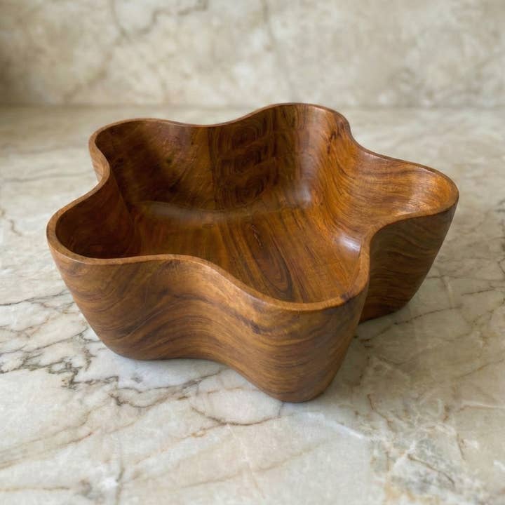 Bol en bois ondulé, noyer pour la vente par Be Home