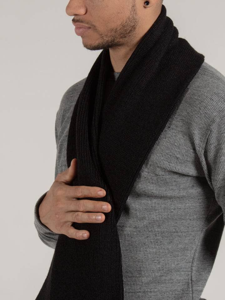 Sciarpa nera a costine Longford per la vendita all'ingrosso da parte di Wolfe Co. Apparel and Goods®