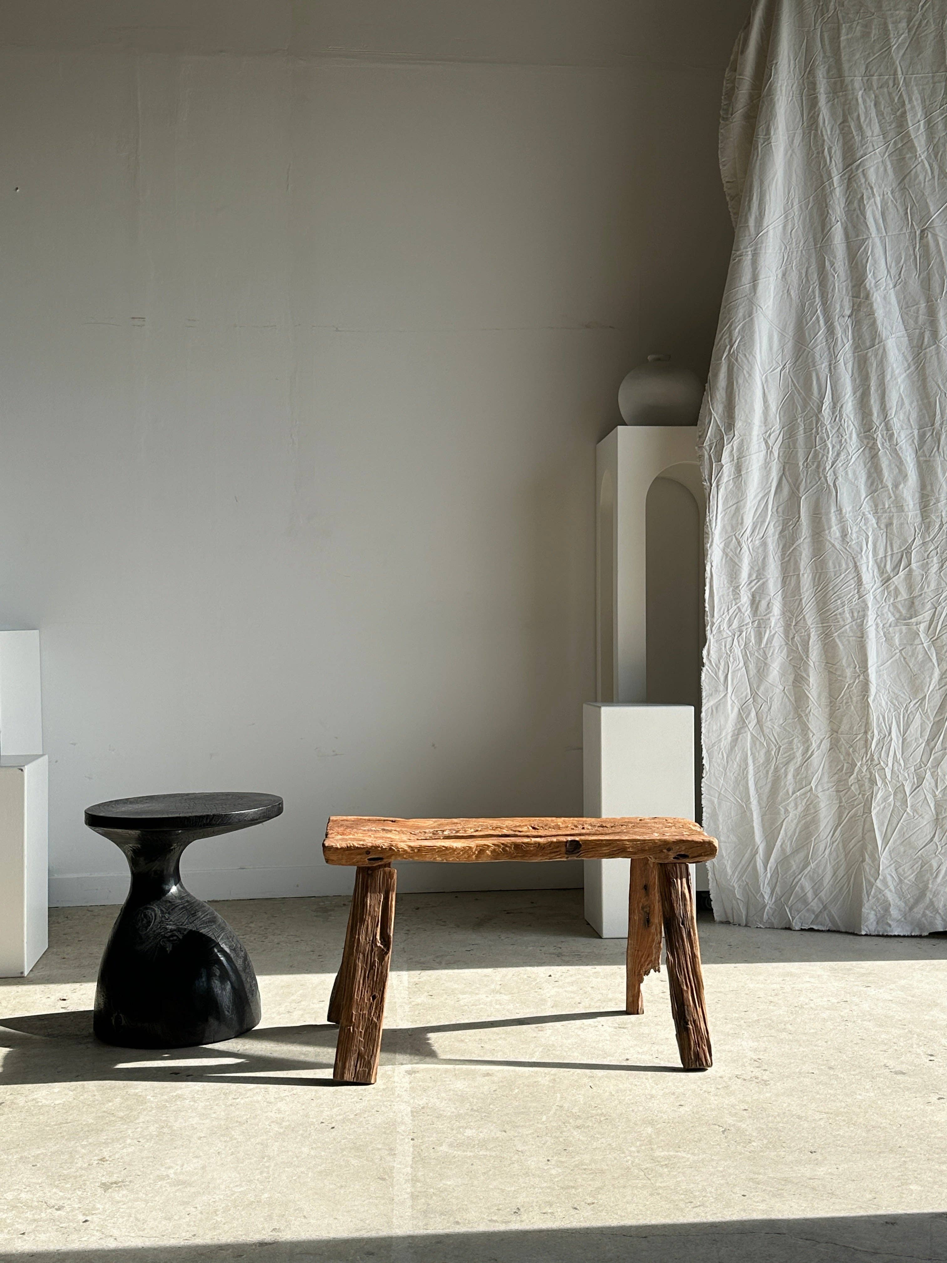 Office Objets - Wholesale Bench - Small organic bench in upcycled Asian teak quadripod openwork seat - Matahari40