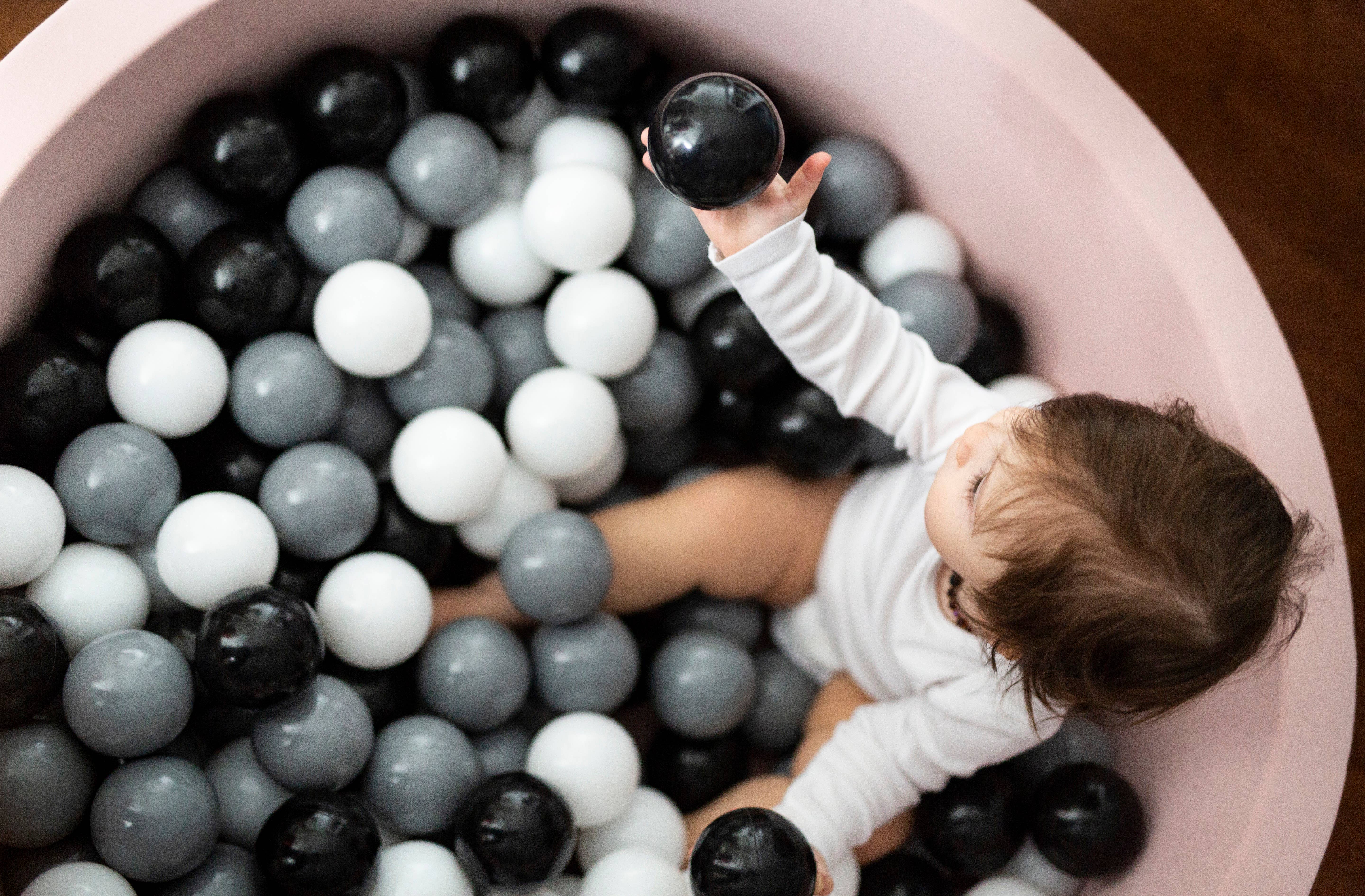 Perapicks – wholesale Inflatable toy – Child & baby – 90x30cm ball pit with 200 balls4