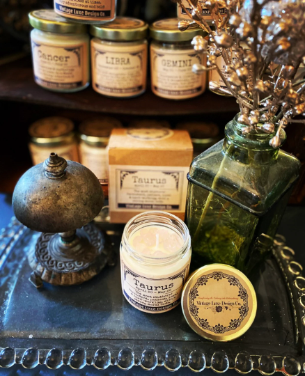 Vintage Luxe Design Co. - Vendita all'ingrosso Candela in vasetto - Taurus Zodiac Horoscope - Candela in cera di soia con cristalli7