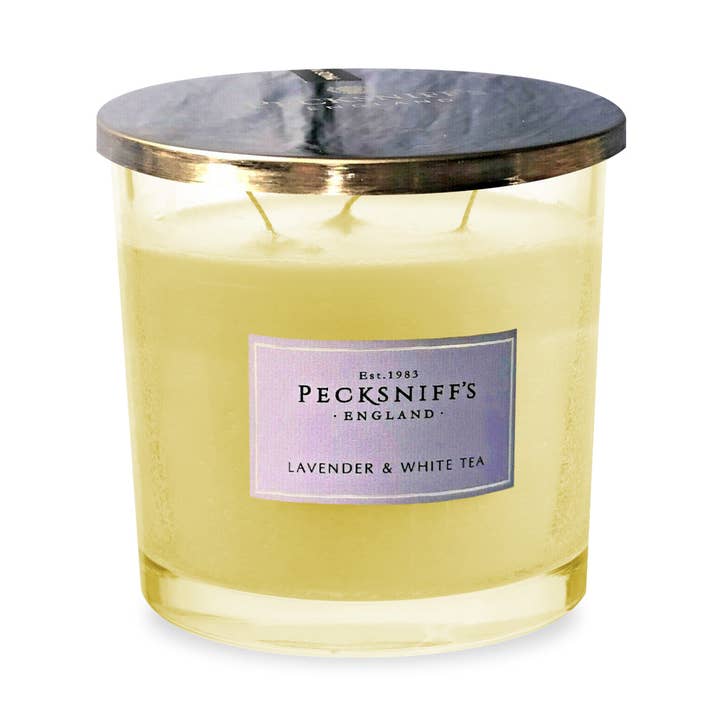 Bougie parfumée Pecksniffs à la lavande et au thé blanc 550 g/19,4 oz pour la vente par Prestige Beauty Boutique