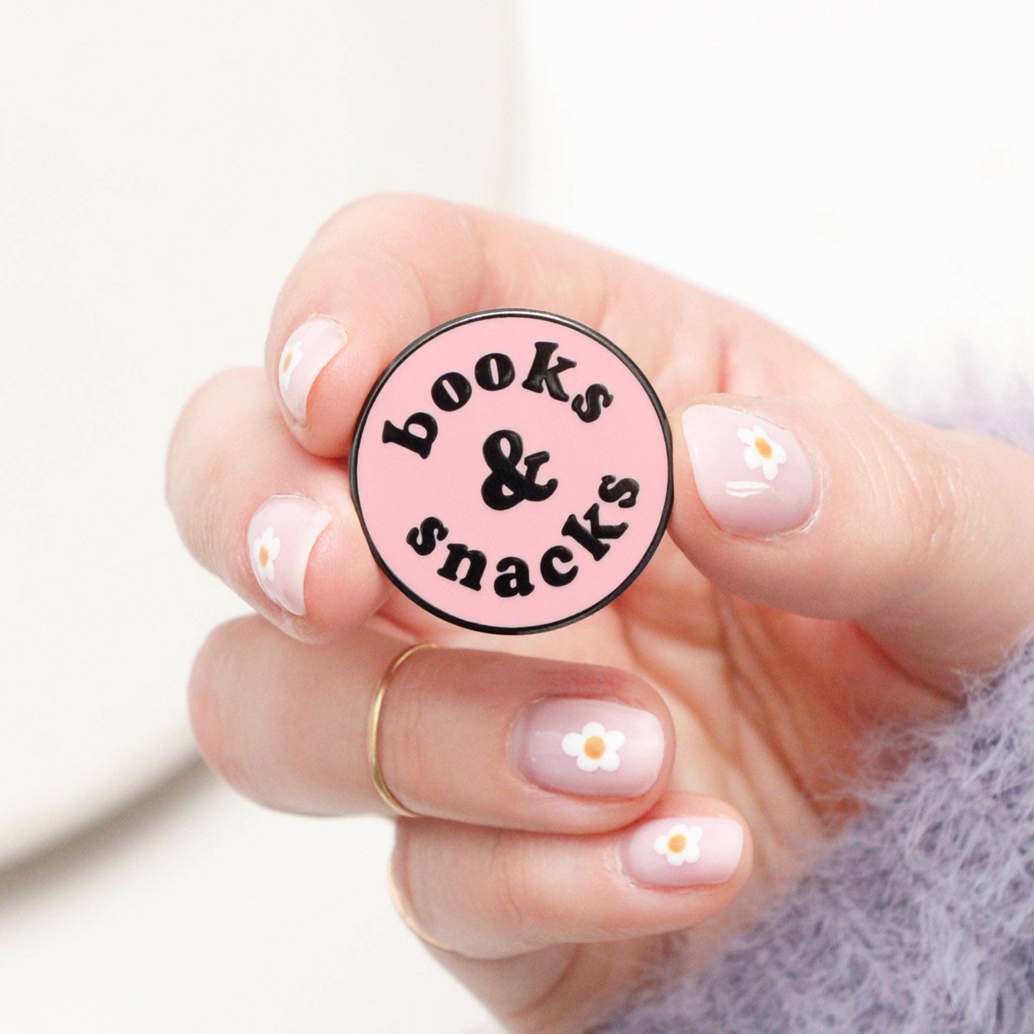 Alphabet Bags - Wholesale Lapel pin/button - Books & Snacks - Pink - Enamel Pin4