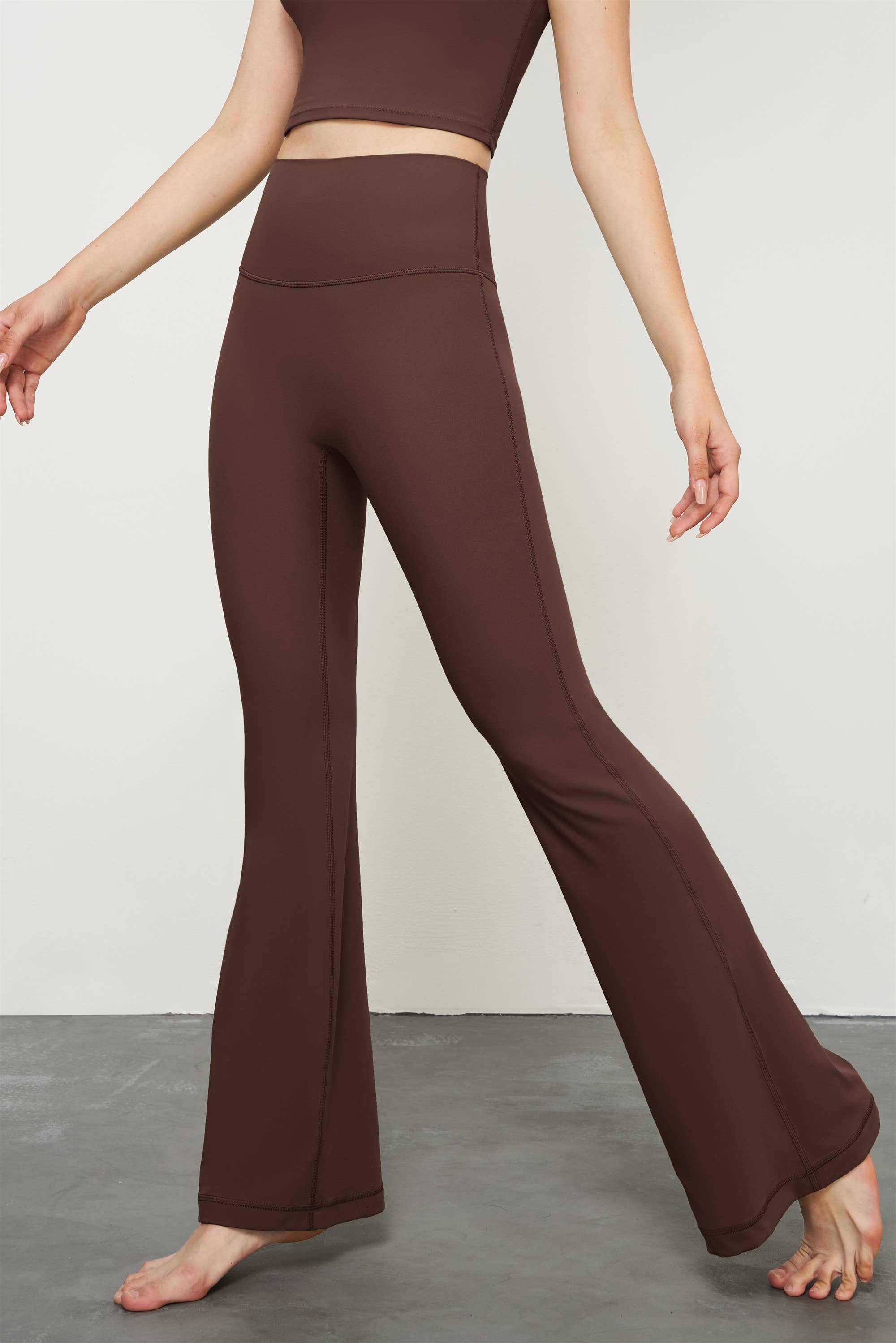 91thelabel - Vente Pantalon de sport – femme - Pantalon de yoga taille haute évasé sculptant Athena16