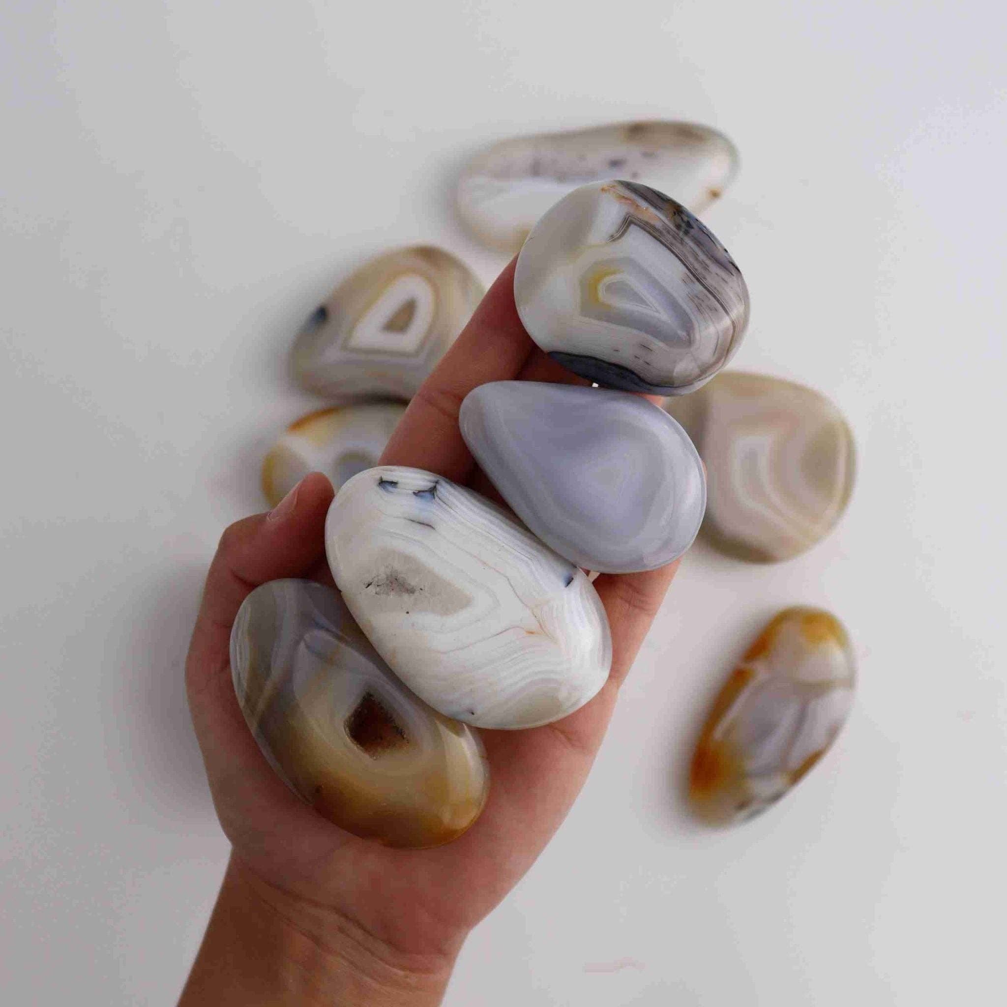 Mi Esperanza Minerals - Wholesale Spiritual Stone/Crystal - 1kg Agate Palm Stones2