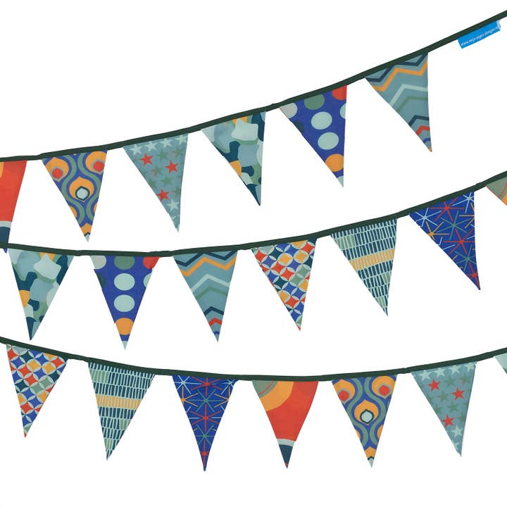 Drapeaux en tissu - Ligne de drapeau - Guirlande en tissu -S- CELEBRA pour la vente par Mijn Eigen Slinger