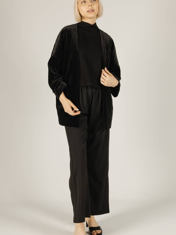 Veste ouverte en velours matelassé pour la vente par Before You Collection