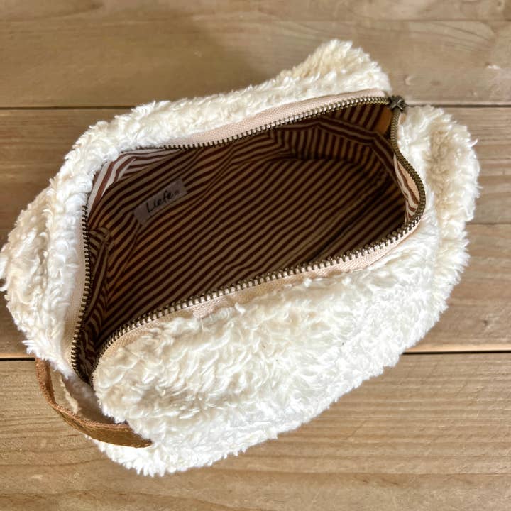 Liefe NL – wholesale Toiletry bag – Unisex – Teddy Pouch5