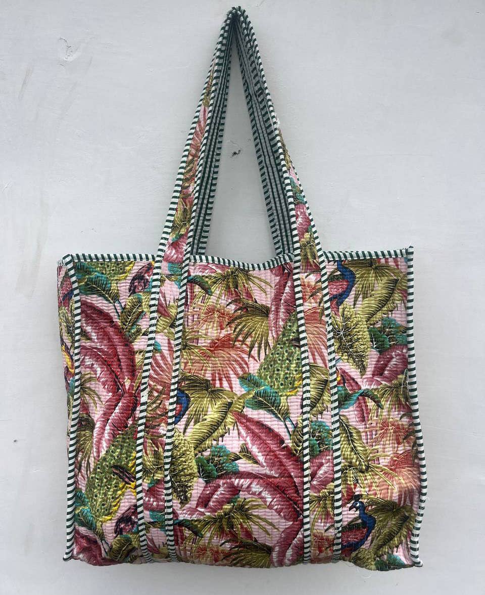 bhavnas boutique – Großhandel Lebensmittel-/Einkaufstasche – Gepolsterte Einkaufstasche aus Baumwolle mit Pfauendschungel1