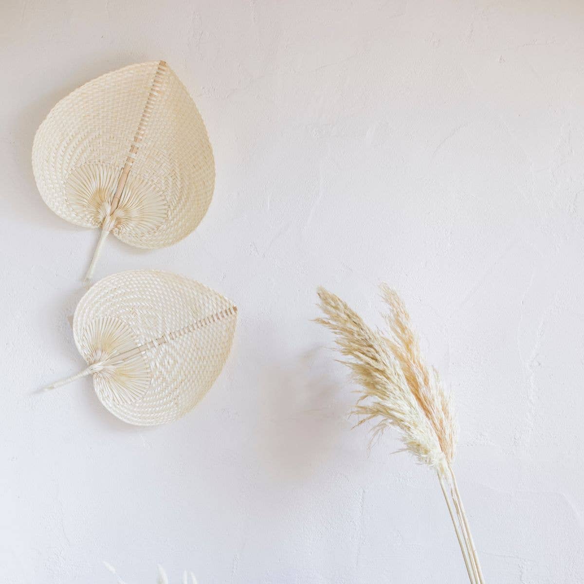 Andrea House - Wholesale Decorative Tabletop Object - Decorative figure pai pai made of natural fiber 35cm3