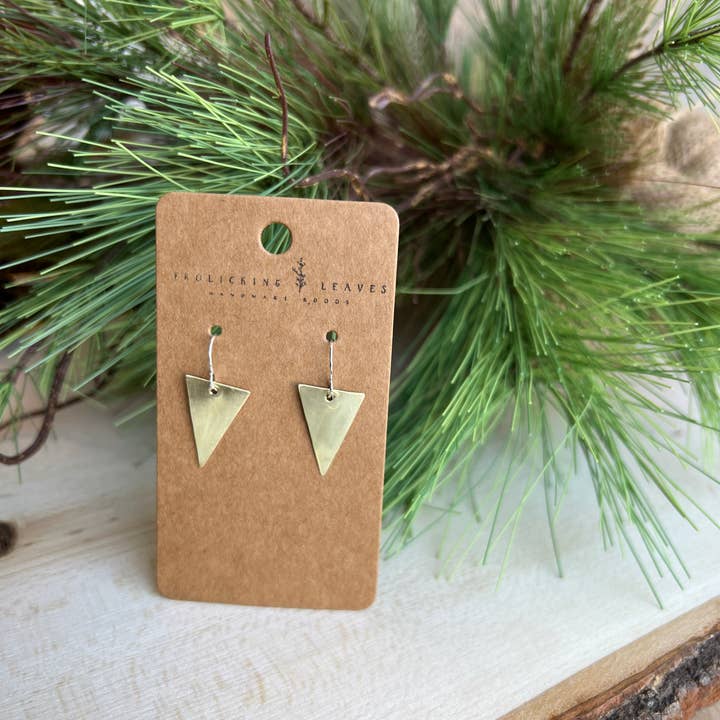 Frolicking Leaves - Vendita all'ingrosso Orecchini pendenti - Orecchini a triangolo in ottone martellato