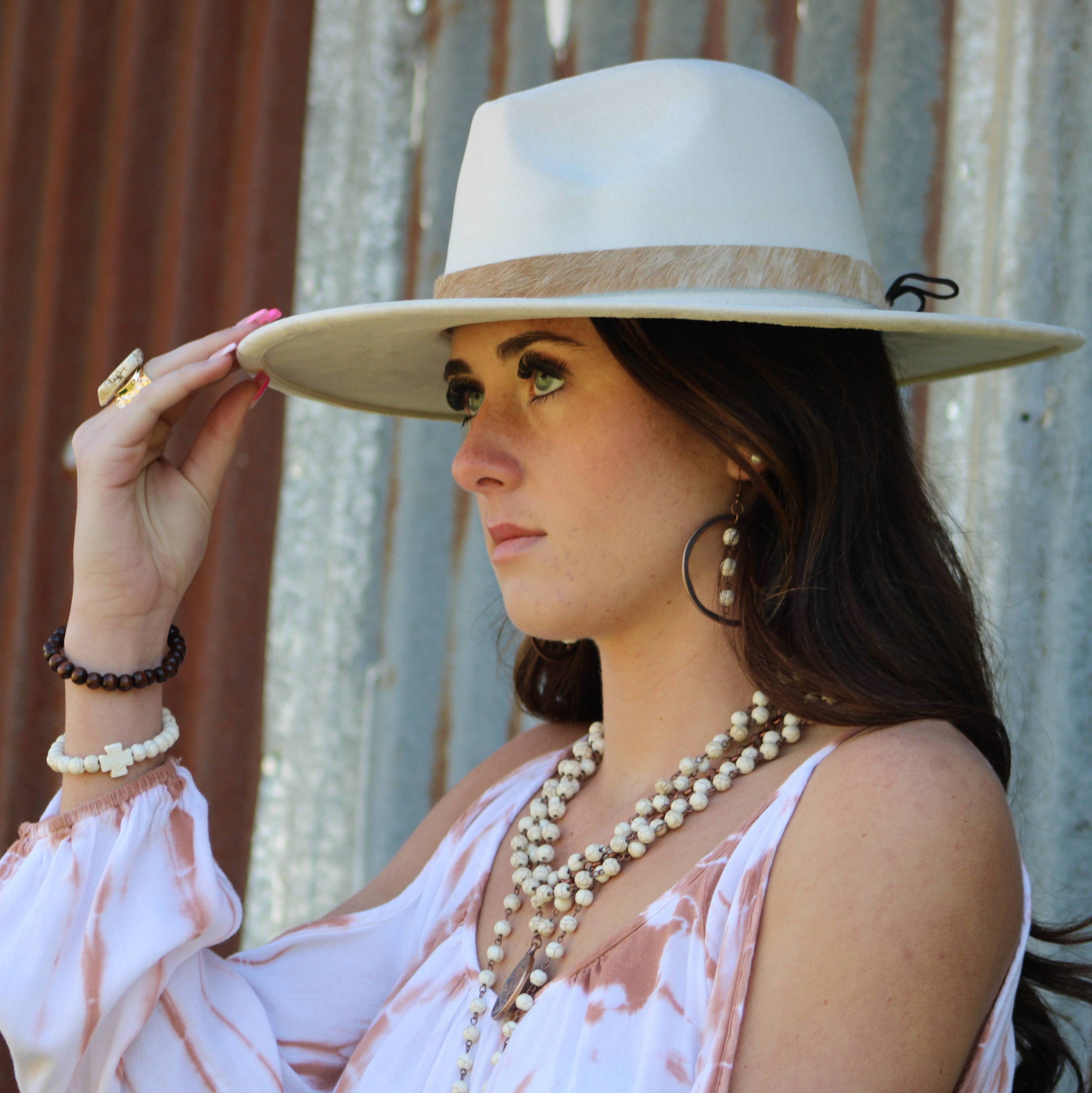 The Jewelry Junkie - Wholesale Pendant/Charm Necklace - White Turquoise Collar-Length Necklace w/ Indian Buffalo Coin 227Y2