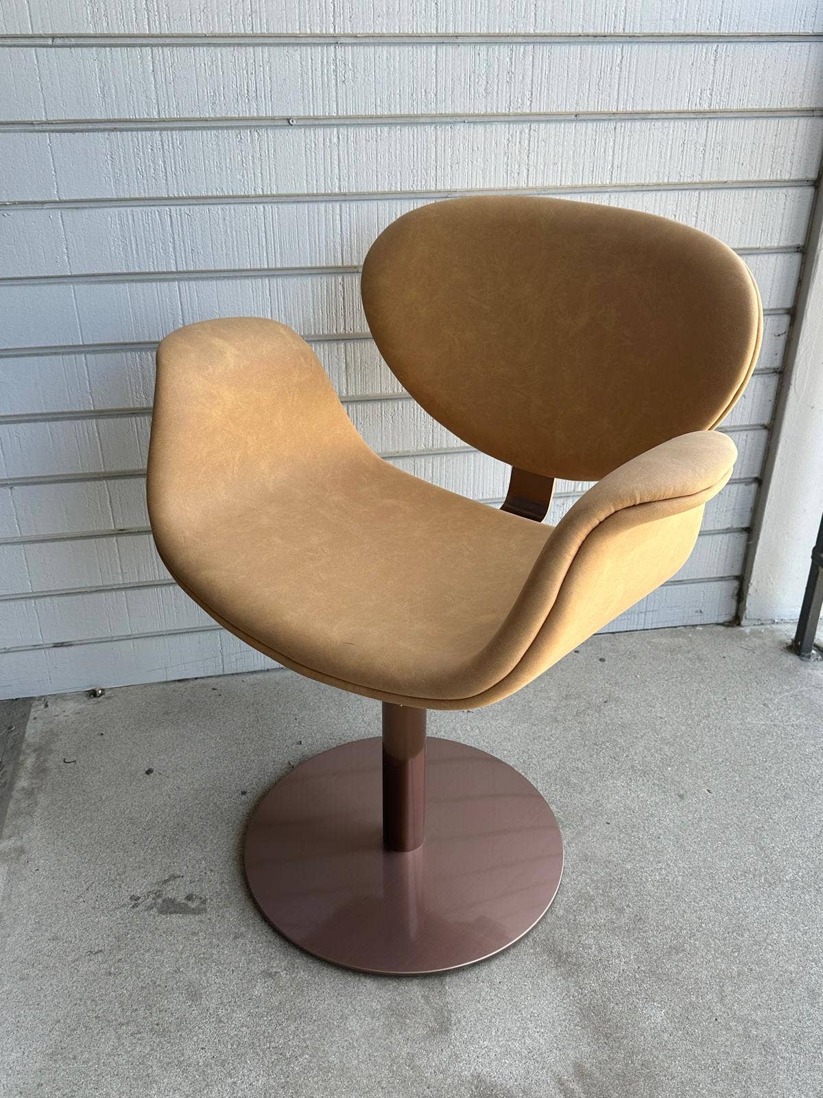 Statements by J - Wholesale Chair - Tulip Swivel  Chair - Camel and Bronze3