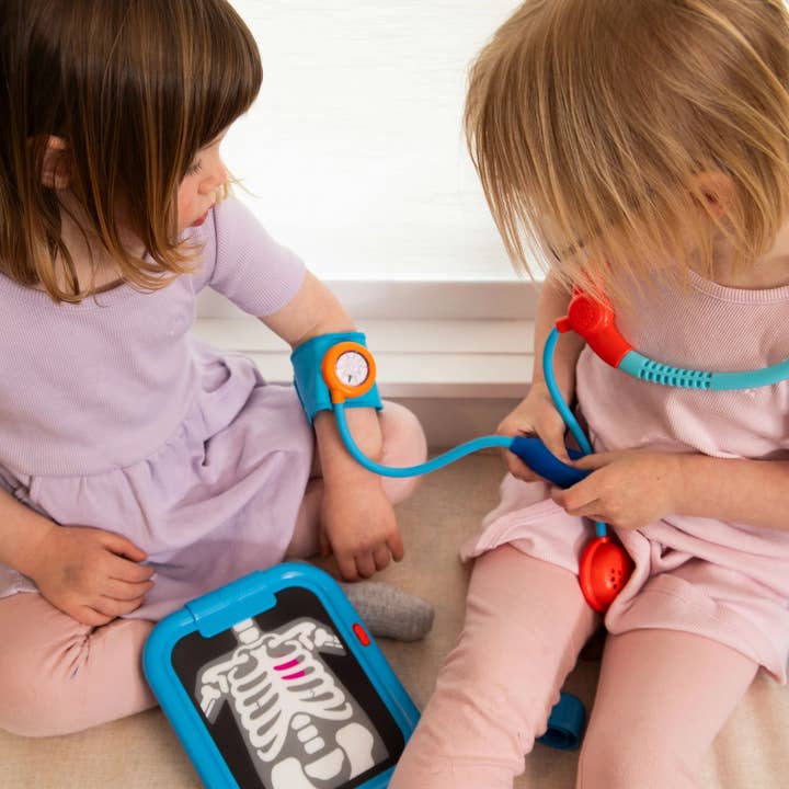 Fat Brain Toy Co. - Wholesale Toy Set - Kids - Pretendables Doctor Set2