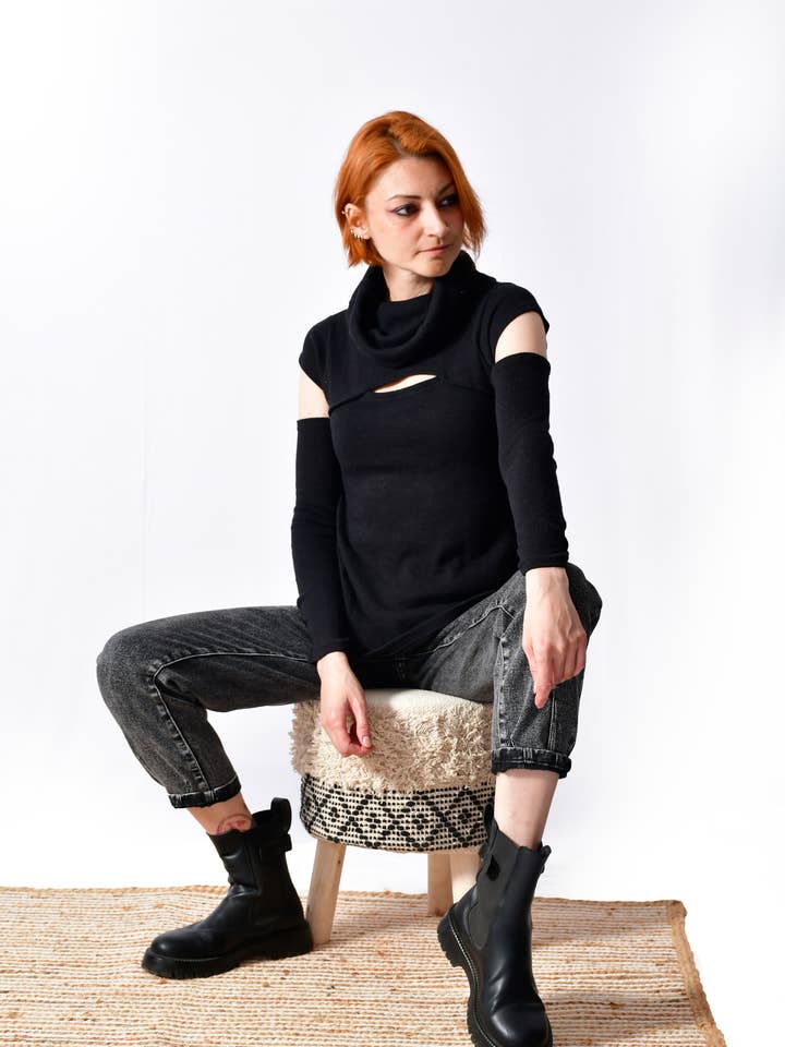 Weicher Strick Kuscheliger Winterpullover aus Strick mit Schulterschlitz für den Großhandel von Humanity Centred Designs