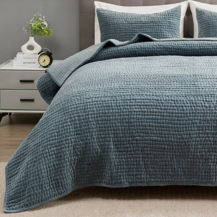 Mélange Home - Wholesale Quilt - Tamara Velvet Quilt Set