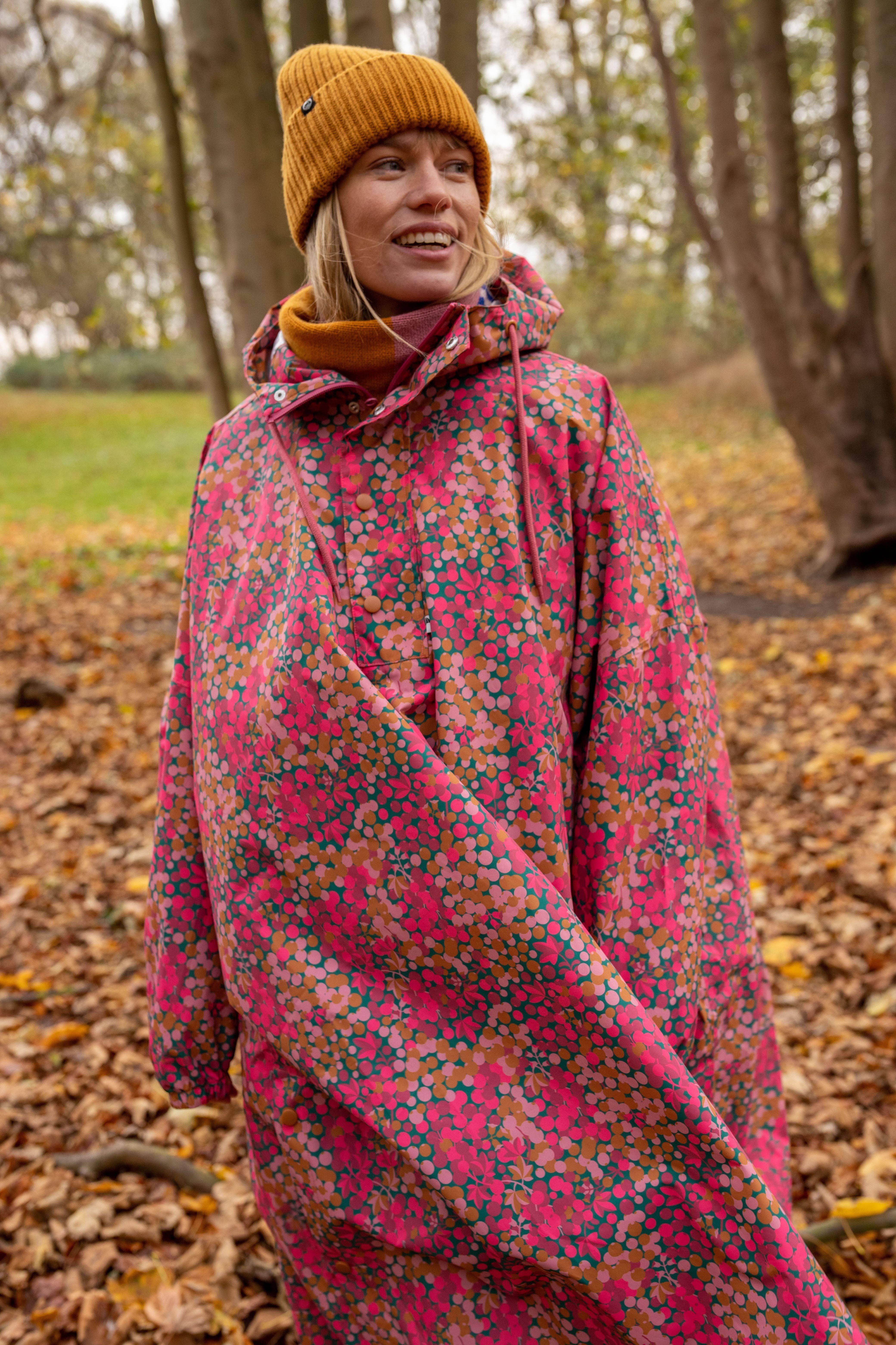 Danefae København – wholesale Poncho – Women's – Danedream Drops Rain Poncho Berrygood Pink8