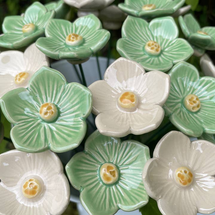 Keramik blomma i Akarp - Wholesale Garden/Lawn Stake - Ceramic Petunia,Plant stake, Petunia on stem