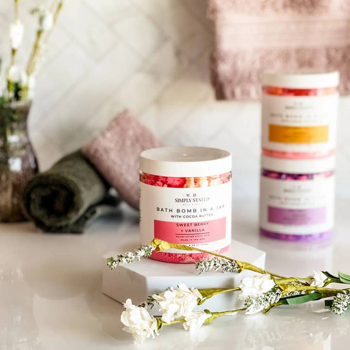 Poudre de bombe de bain aux baies sucrées et à la vanille | Effervescent de bain fruité pour la vente par Simply Stated Bath & Body